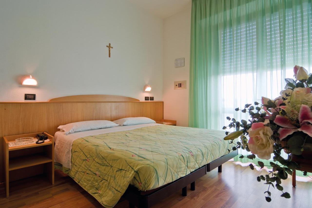 Little Hotel 3*